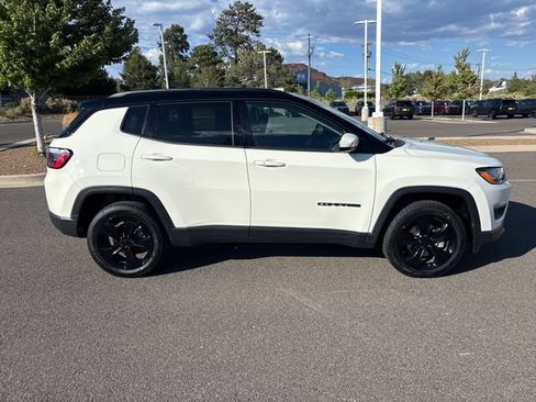 Used 2021 Jeep Compass Latitude AWD/4WD image 3