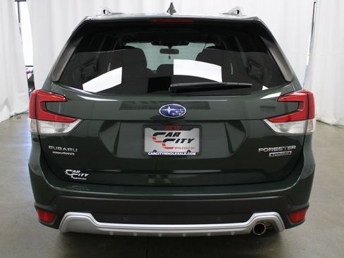 Used 2023 Subaru Forester Touring image 7