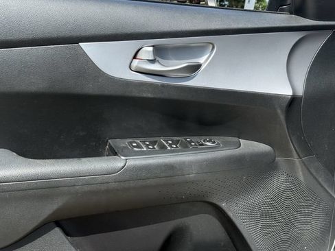 Used 2022 Kia Forte LXS FWD image 22