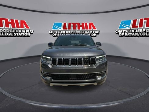 Used 2024 Jeep Wagoneer Series III AWD/4WD image 3