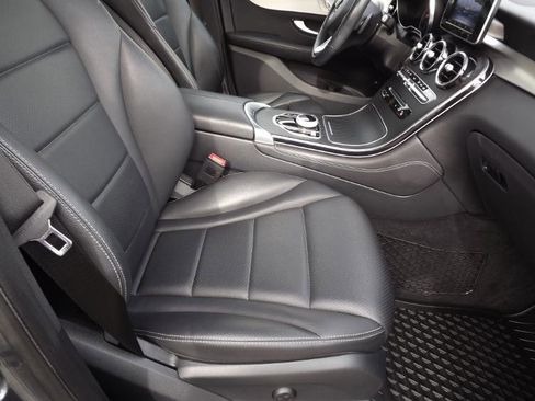 Used 2019 Mercedes-Benz GLC 300 4MATIC image 34