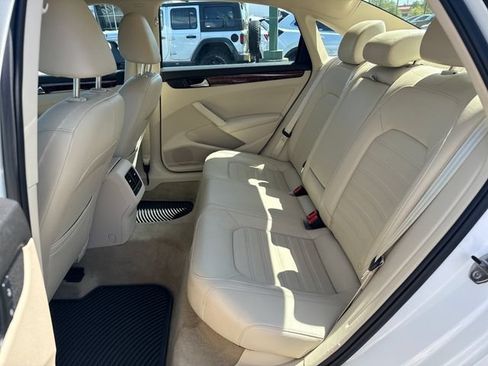 Used 2013 Volkswagen Passat 2.5 SEL FWD image 14