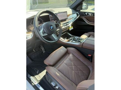 Used 2026 BMW X5 xDrive40i w/ M Sport Package AWD/4WD image 6