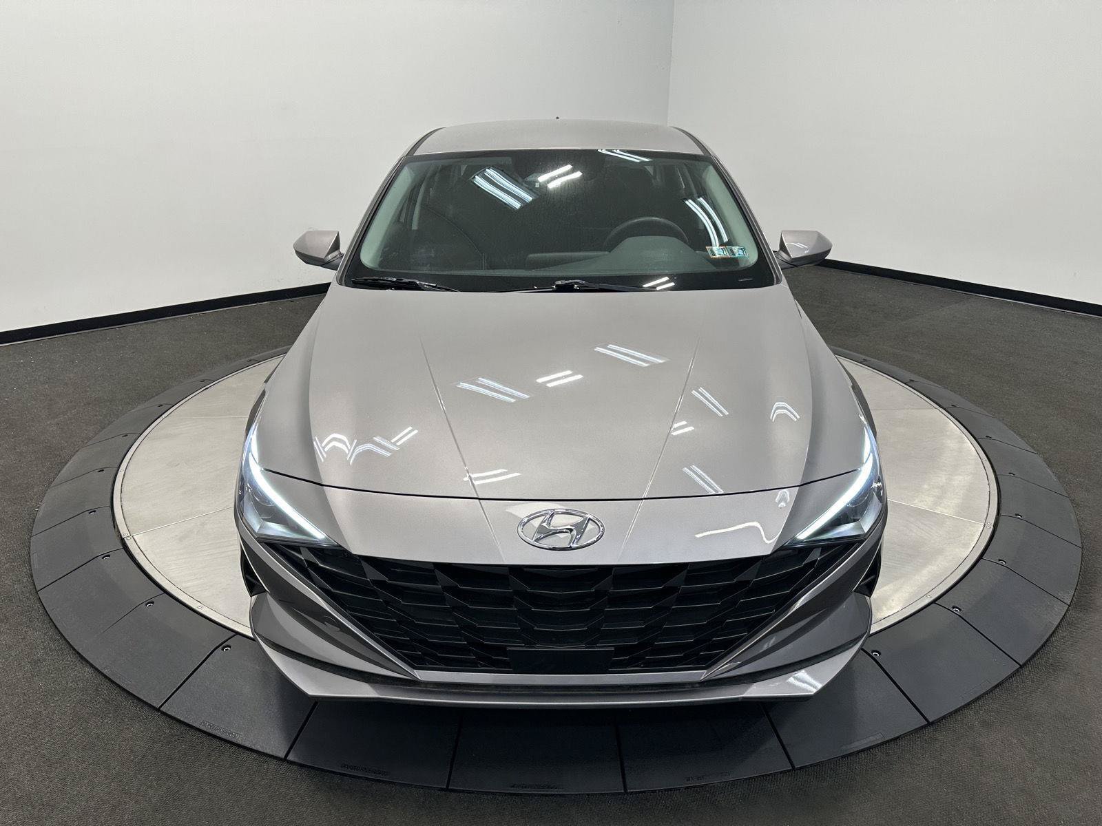 Certified 2023 Hyundai Elantra SEL w/ Convenience Package FWD image 3