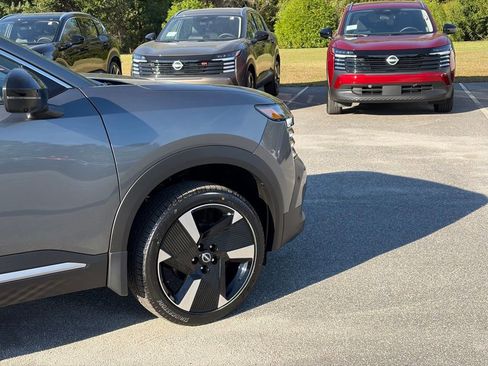 New 2026 Nissan Kicks SR FWD image 9