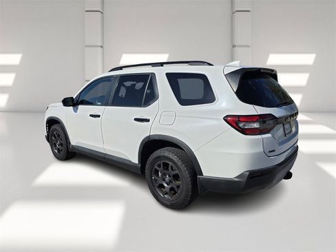 Used 2023 Honda Pilot TrailSport image 6