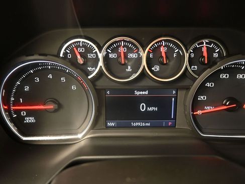 Used 2021 Chevrolet Suburban LT image 29