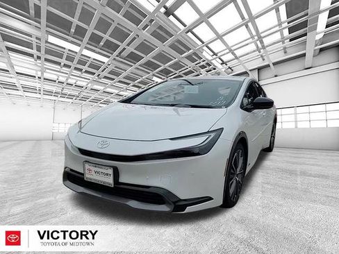 Used 2026 Toyota Prius XLE image 7