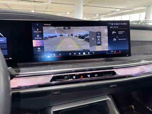 Used 2024 BMW 760i xDrive w/ Executive Package image 28