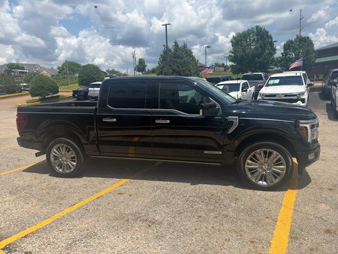 Used 2024 Ford F150 Platinum w/ Equipment Group 703A Plus AWD/4WD image 4