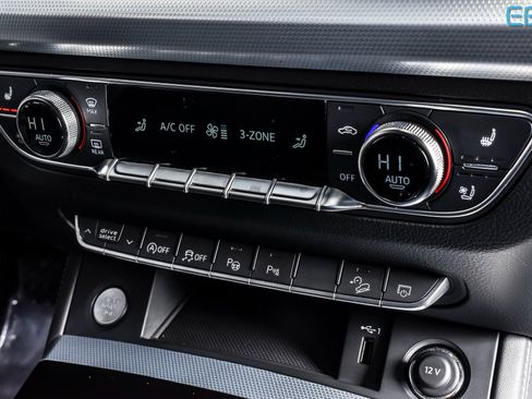 Used 2024 Audi Q5 2.0T Prestige w/ Prestige Package image 40