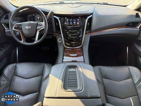 Used 2020 Cadillac Escalade Premium Luxury w/ LPO, Radiant Package image 16