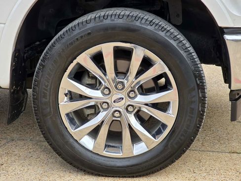 Used 2017 Ford F150 Lariat w/ Equipment Group 502A Luxury image 38