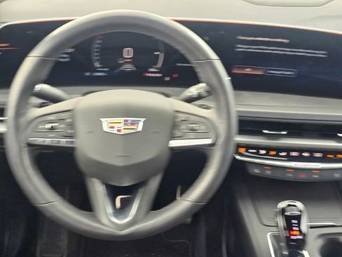 Used 2025 Cadillac XT4 Sport FWD image 17
