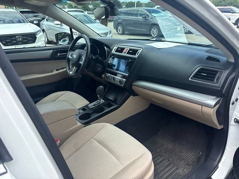 Used 2017 Subaru Outback 2.5i Premium AWD/4WD image 25