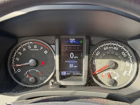 Used 2022 Toyota Tacoma SR RWD image 10