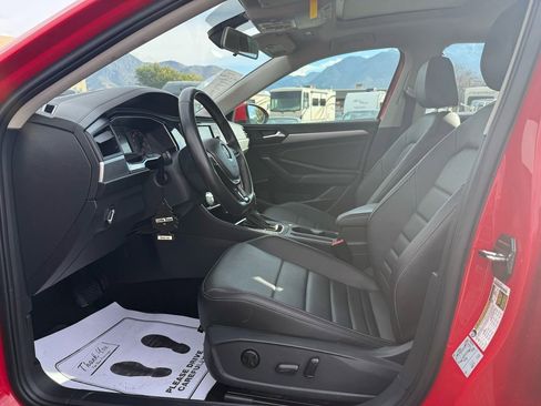 Used 2021 Volkswagen Jetta SE image 12