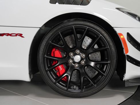Used 2016 Dodge Viper ACR w/ Extreme Aero Package image 30