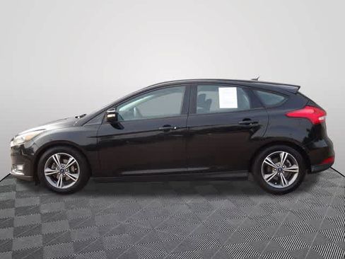 Used 2016 Ford Focus SE FWD image 2