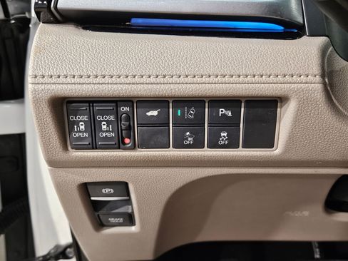Used 2019 Honda Odyssey Elite image 25