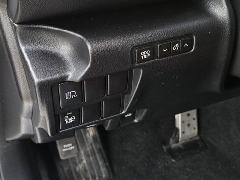 Used 2017 Lexus IS 350 image 17