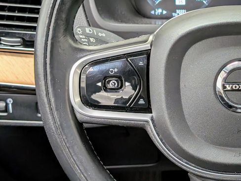 Used 2022 Volvo XC90 T6 Momentum w/ Advanced Package image 37