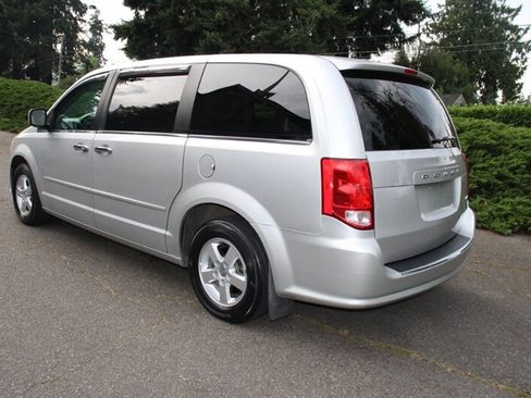Used 2012 Dodge Grand Caravan Crew FWD image 4