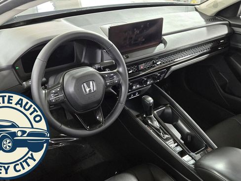 Used 2023 Honda Accord EX-L image 10