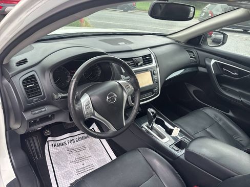 Used 2016 Nissan Altima 2.5 SL w/ 2.5 Technology w/LED Package FWD image 16
