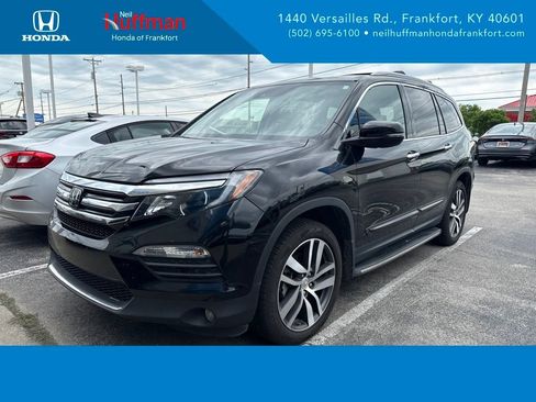 Used 2017 Honda Pilot Touring image 1