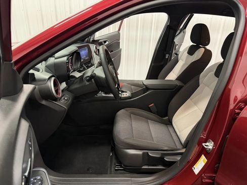 Used 2024 Chevrolet Trax RS FWD image 36