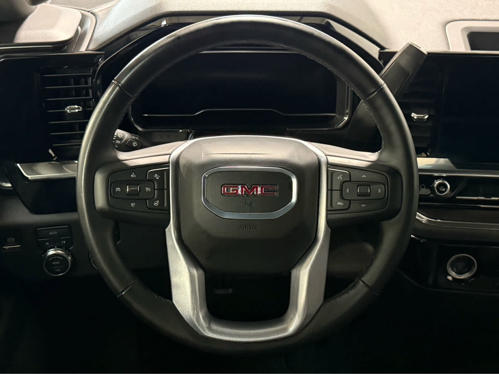 Used 2024 GMC Sierra 1500 SLT AWD/4WD image 19