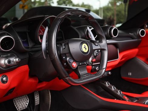Certified 2019 Ferrari Portofino RWD image 27