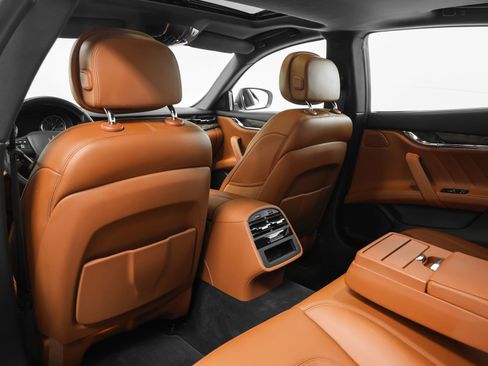 Used 2023 Maserati Quattroporte Modena RWD image 54