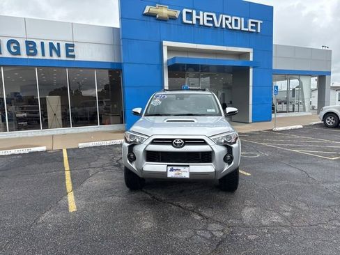 Used 2023 Toyota 4Runner TRD Off-Road Premium w/ Moonroof Package AWD/4WD image 2