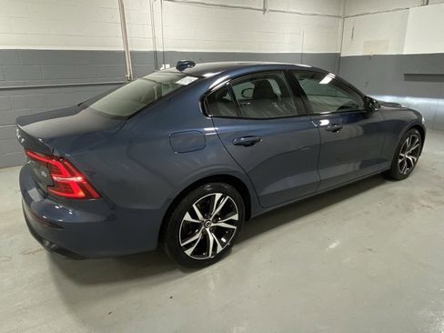 Certified 2025 Volvo S60 B5 Core image 3