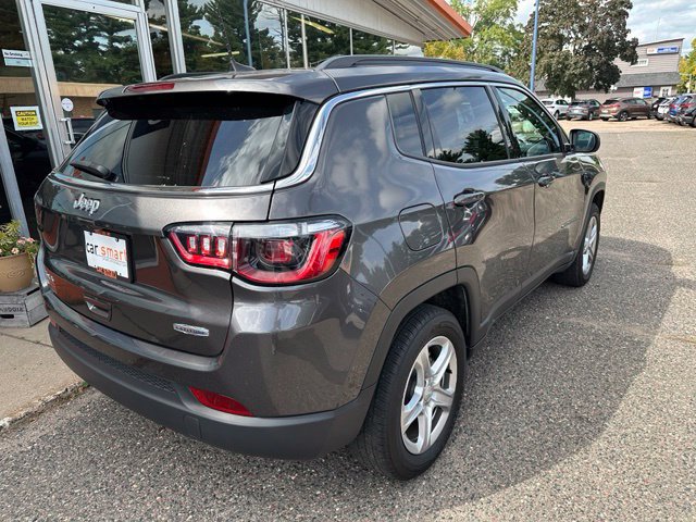Used 2023 Jeep Compass Latitude w/ Convenience Group AWD/4WD image 7