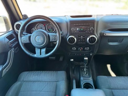 Used 2012 Jeep Wrangler Unlimited Sahara AWD/4WD image 41