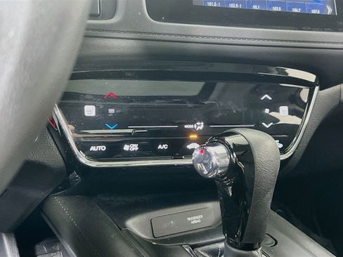 Used 2022 Honda HR-V EX image 15