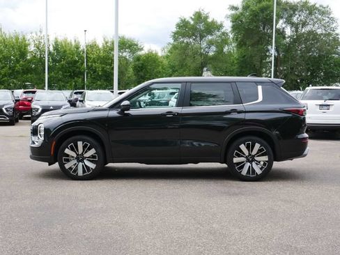 Used 2025 Mitsubishi Outlander SE AWD/4WD image 3