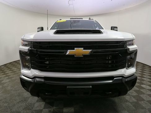 Used 2024 Chevrolet Silverado 2500 W/T w/ WT Convenience Package AWD/4WD image 4