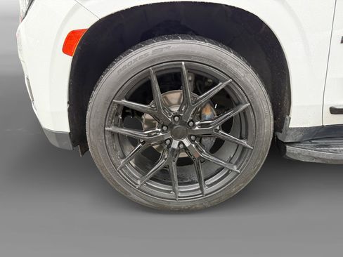 Used 2021 GMC Yukon XL Denali image 9