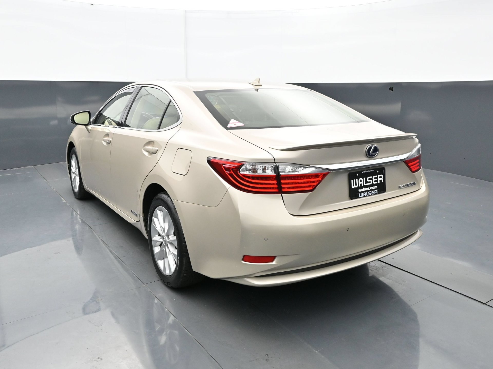 Used 2013 Lexus ES 300h w/ Luxury Pkg FWD image 5