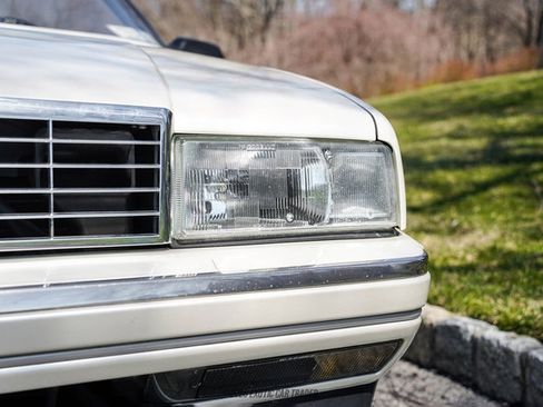 Used 1993 Cadillac Allante FWD image 64