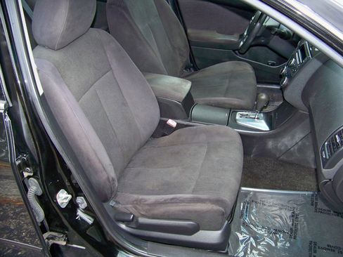 Used 2011 Nissan Altima 2.5 S FWD image 38