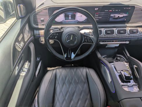 Used 2026 Mercedes-Benz Maybach GLS 600 4MATIC image 44