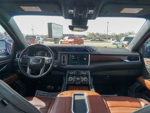 Used 2023 GMC Yukon XL Denali Ultimate AWD/4WD image 15