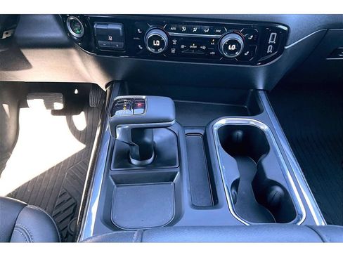 Used 2024 Chevrolet Silverado 1500 LT Trail Boss w/ LT Trail Boss Premium Package AWD/4WD image 19