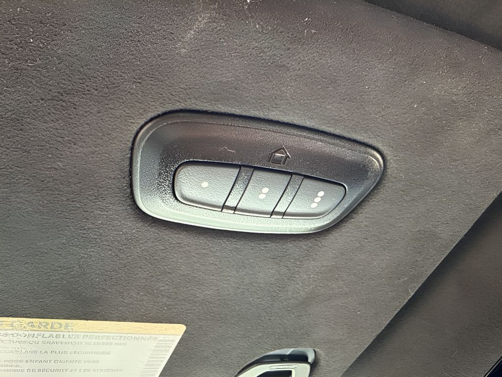 Used 2022 Jeep Grand Wagoneer Series III AWD/4WD image 38
