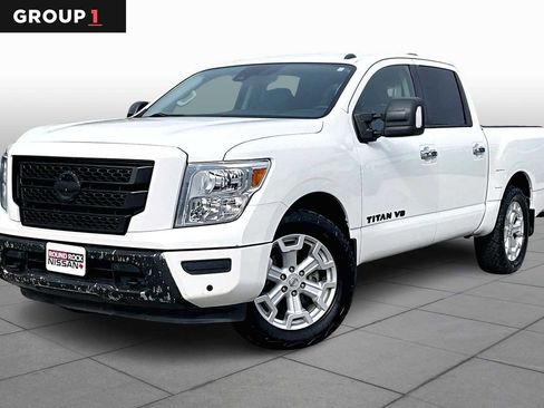 Used 2020 Nissan Titan SV w/ SV Convenience Package image 1
